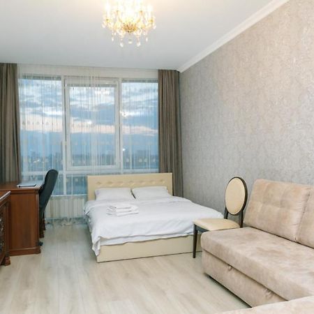 Apart Assistant On Smart Plaza Киев Экстерьер фото