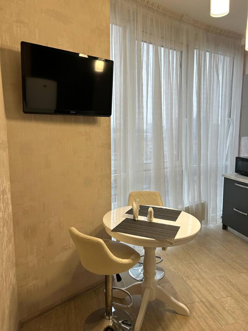 Apart Assistant On Smart Plaza Киев Экстерьер фото
