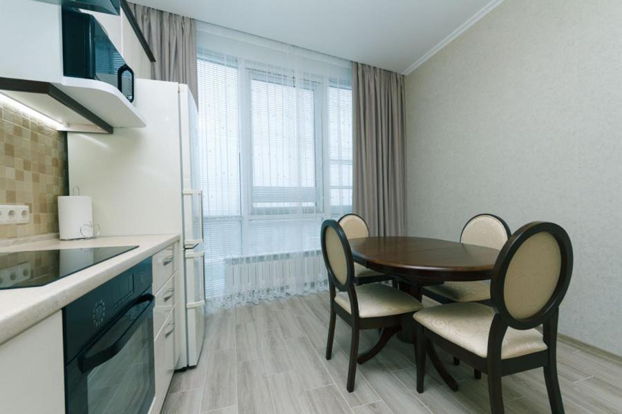 Apart Assistant On Smart Plaza Киев Экстерьер фото
